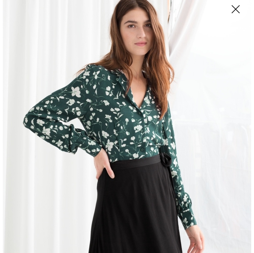& other stories Printed V-Cut Button Up Blouse